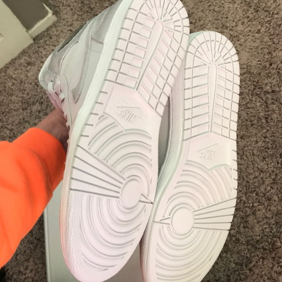 Jordan 1 Retro Silver Anniversary